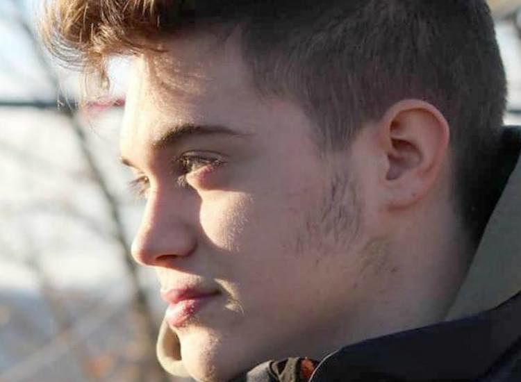 La tragedia di Marco, 17 anni, travolto e ucciso da un’auto mentre andava in bici con lo zaino pieno di libri