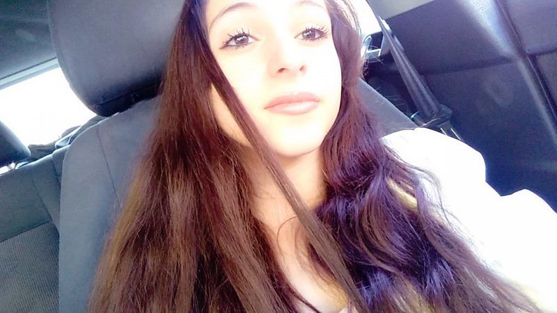 Angela, stroncata dalla meningite a soli 17 anni: “Sorella mia, eri la mia principessa…”