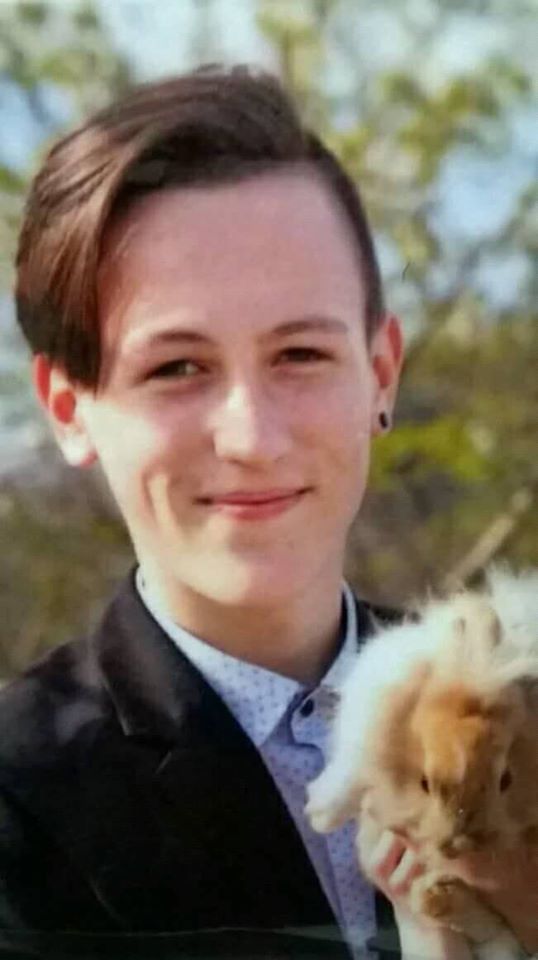 Il giallo del povero Marco, il dolore della mamma: “Non si è suicidato, è stato ucciso e massacrato dal branco”