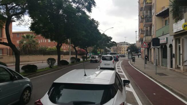 L’ex assessore di Floris sfida Truzzu sulle piste ciclabili: “Decisioni deliranti, venga con me domani a vedere il traffico”