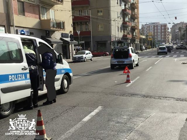 Cagliari, un uomo investito in viale Ciusa da una Volkswagen Fox nell’incrocio incubo