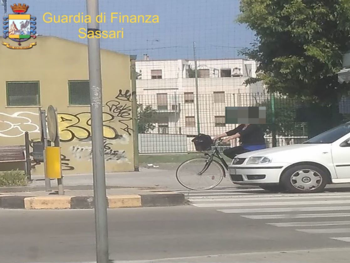 “Furbetti del cartellino” ad Alghero: sospesi per truffa allo Stato due dipendenti comunali