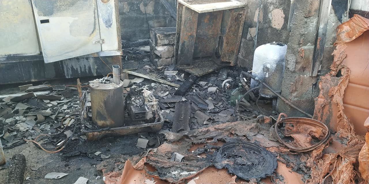 Magomadas, la risposta dopo l’attentato e il caos rifiuti: “Mani infami ieri hanno appiccato fuoco al frutto di tanto onesto lavoro”