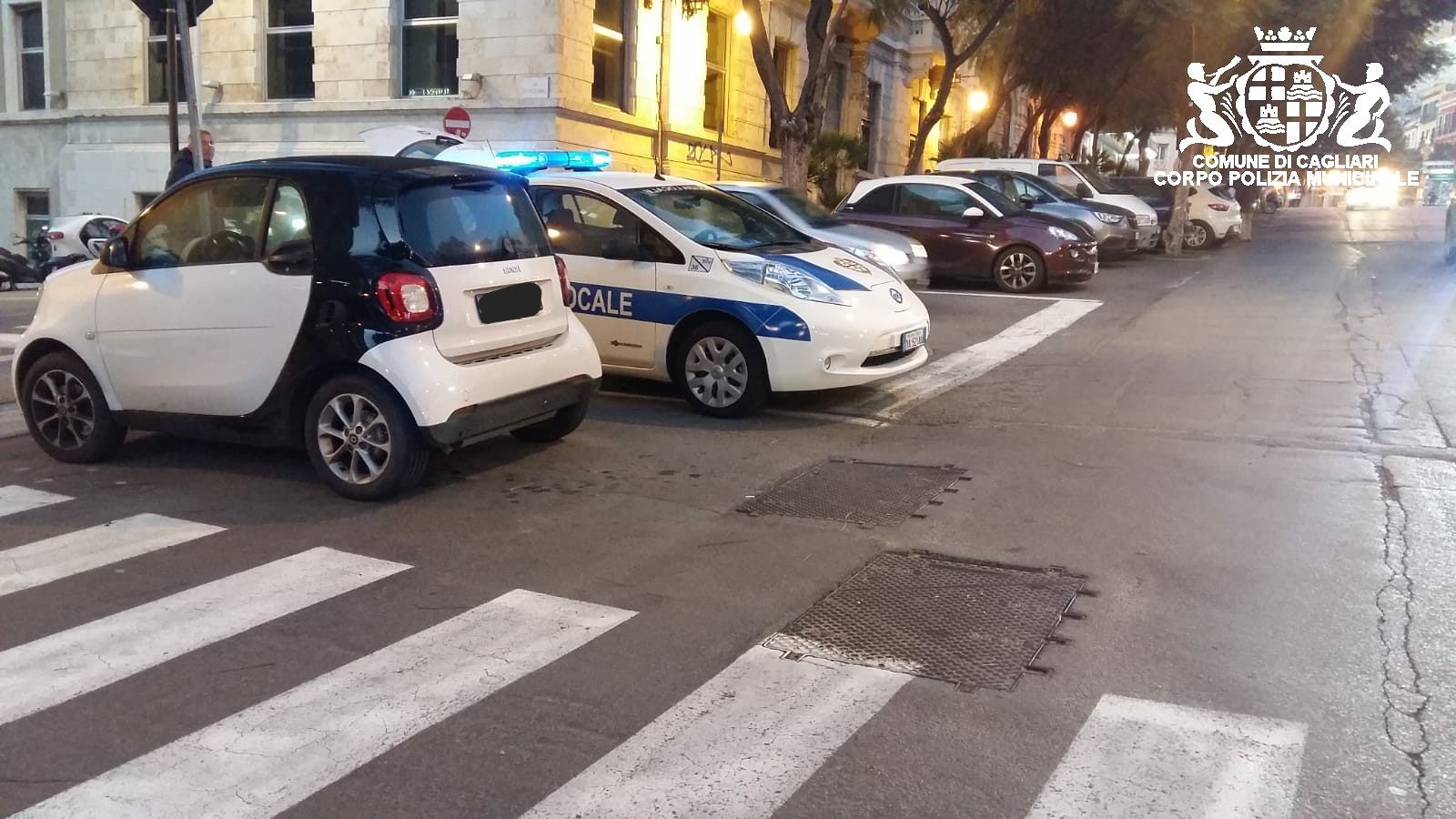 Cagliari, ragazza travolta sulle strisce pedonali nel largo Carlo Felice