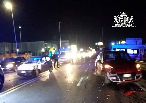 Incidente alle porte di Cagliari, 3 feriti dopo uno scontro in viale Monastir