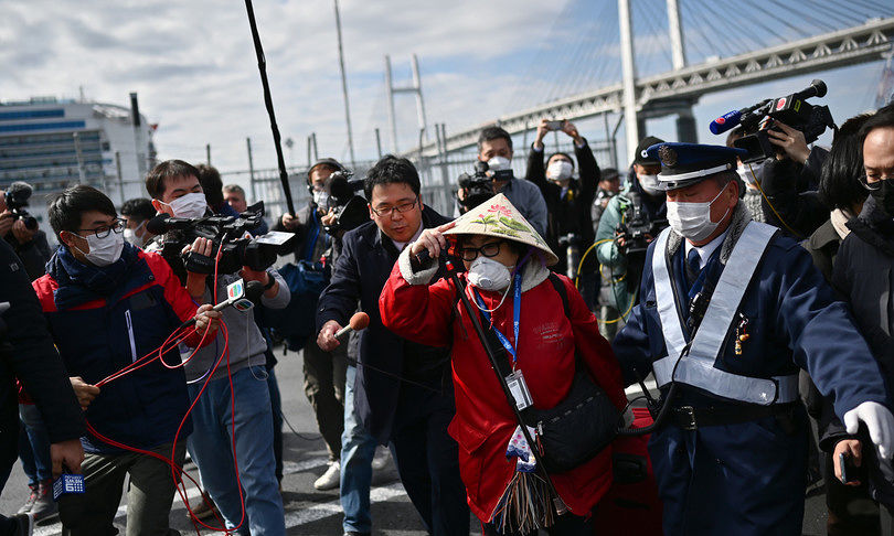 Diamond Princess, iniziato lo sbarco dei passeggeri: tra loro anche italiani