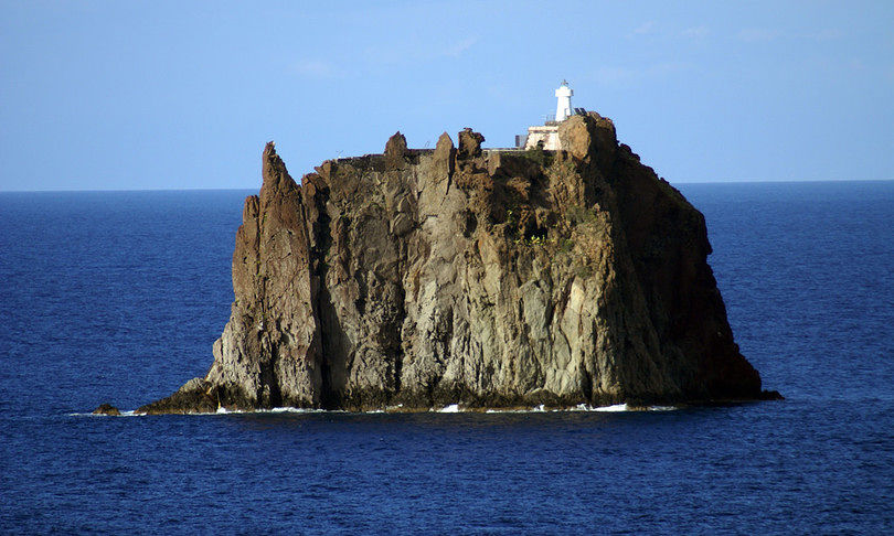 Scossa di terremoto tra la Calabria e le isole Eolie