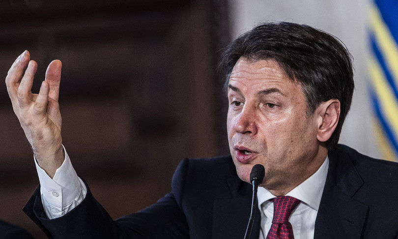 Coronavirus, Conte pronto a intervenire sui poteri dei governatori