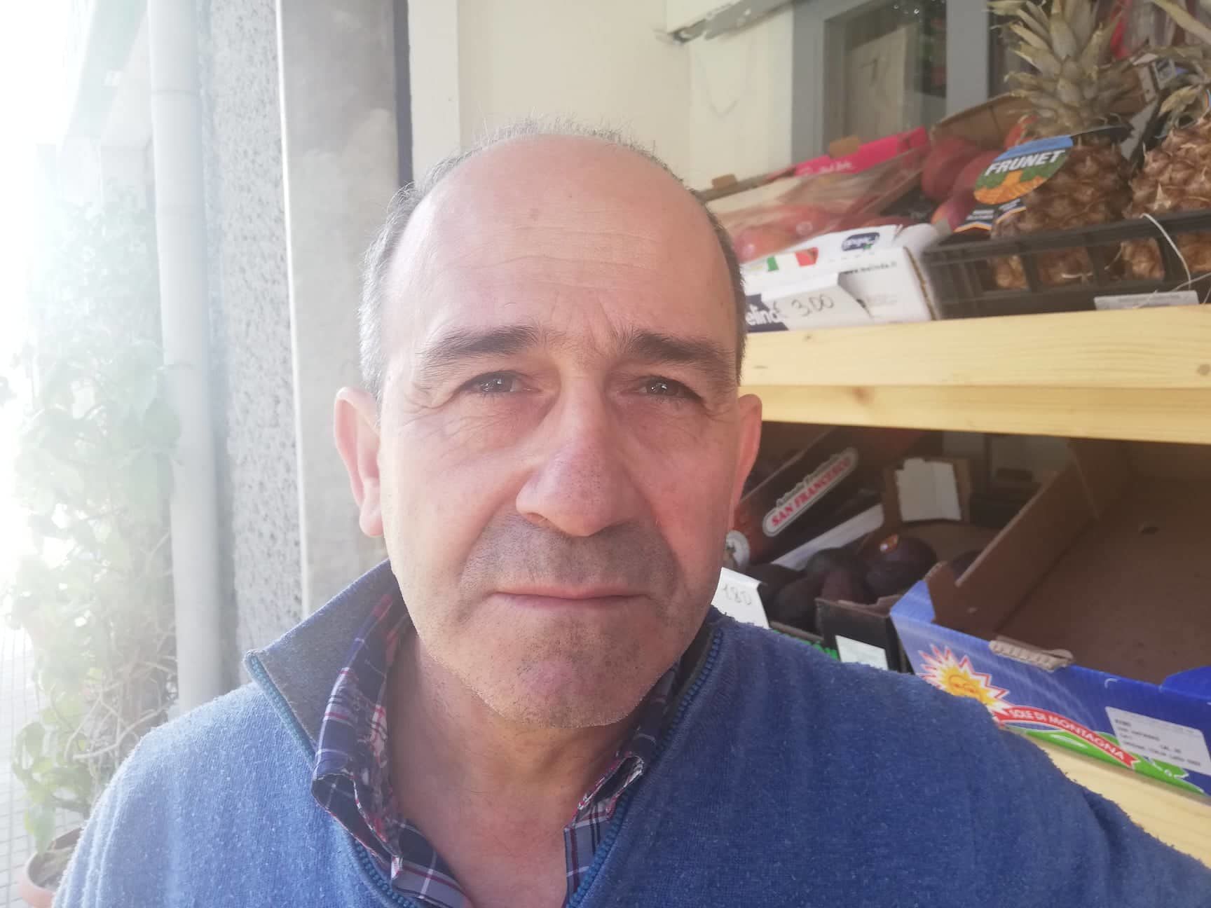 Luciano, verduraio di Cagliari recordman di multe: “Quattro in un anno per l’auto in doppia fila”