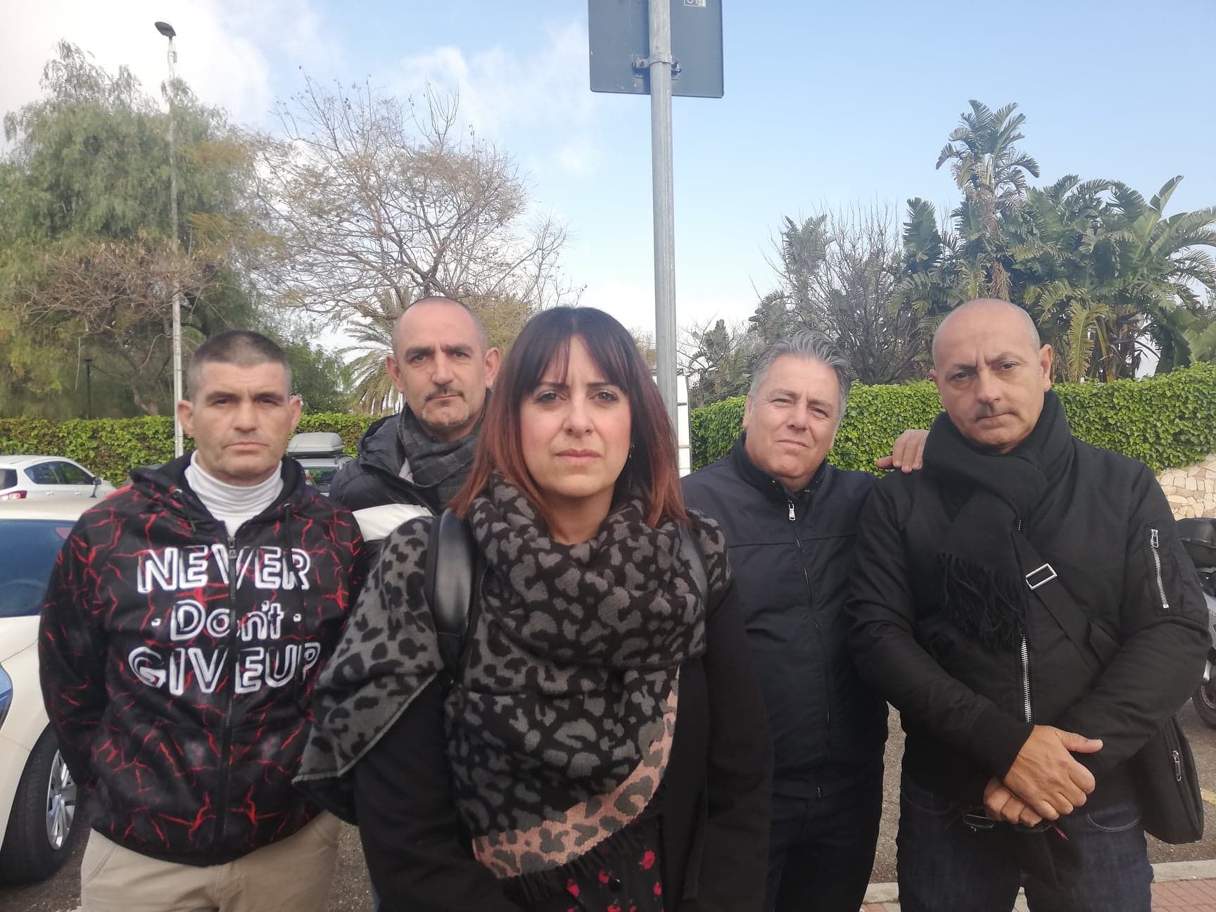 Le lacrime dei giardinieri di Cagliari: “Senza stipendio da mesi e costretti a indebitarci”