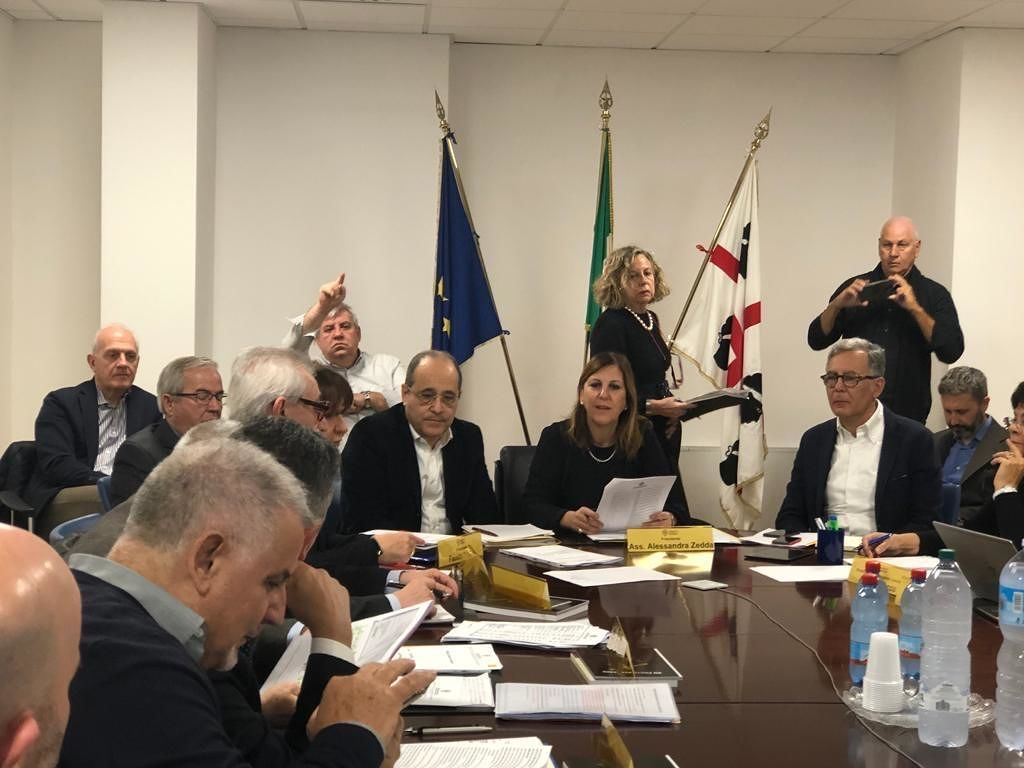 Emigrazione in Sardegna, giù il velo alla nuova Consulta: “Con gli emigrati sardi promozione nel mondo”