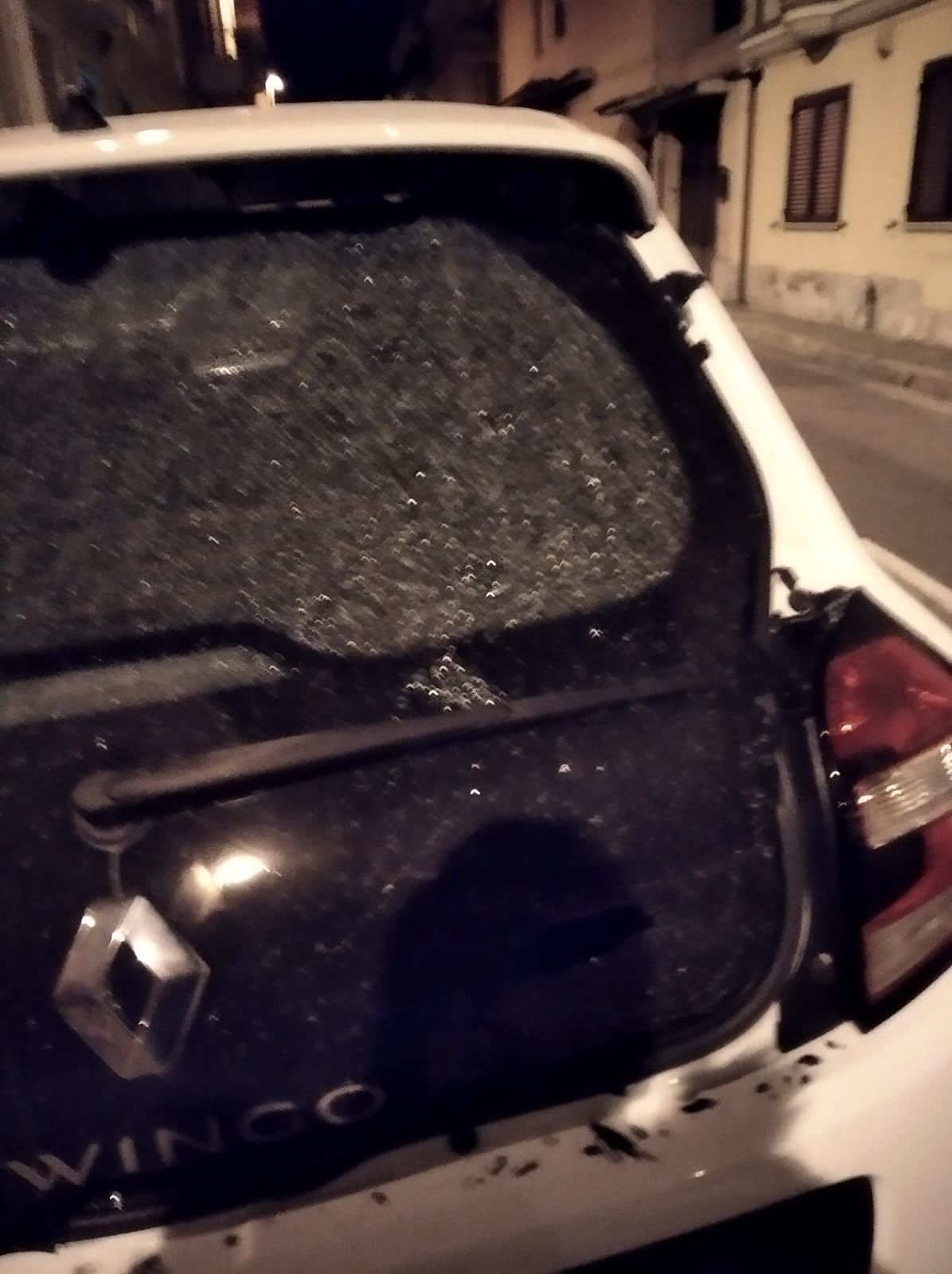 Quartu, il gesto assurdo: “Presa a sassate l’auto dei genitori di Mattia Ennas”