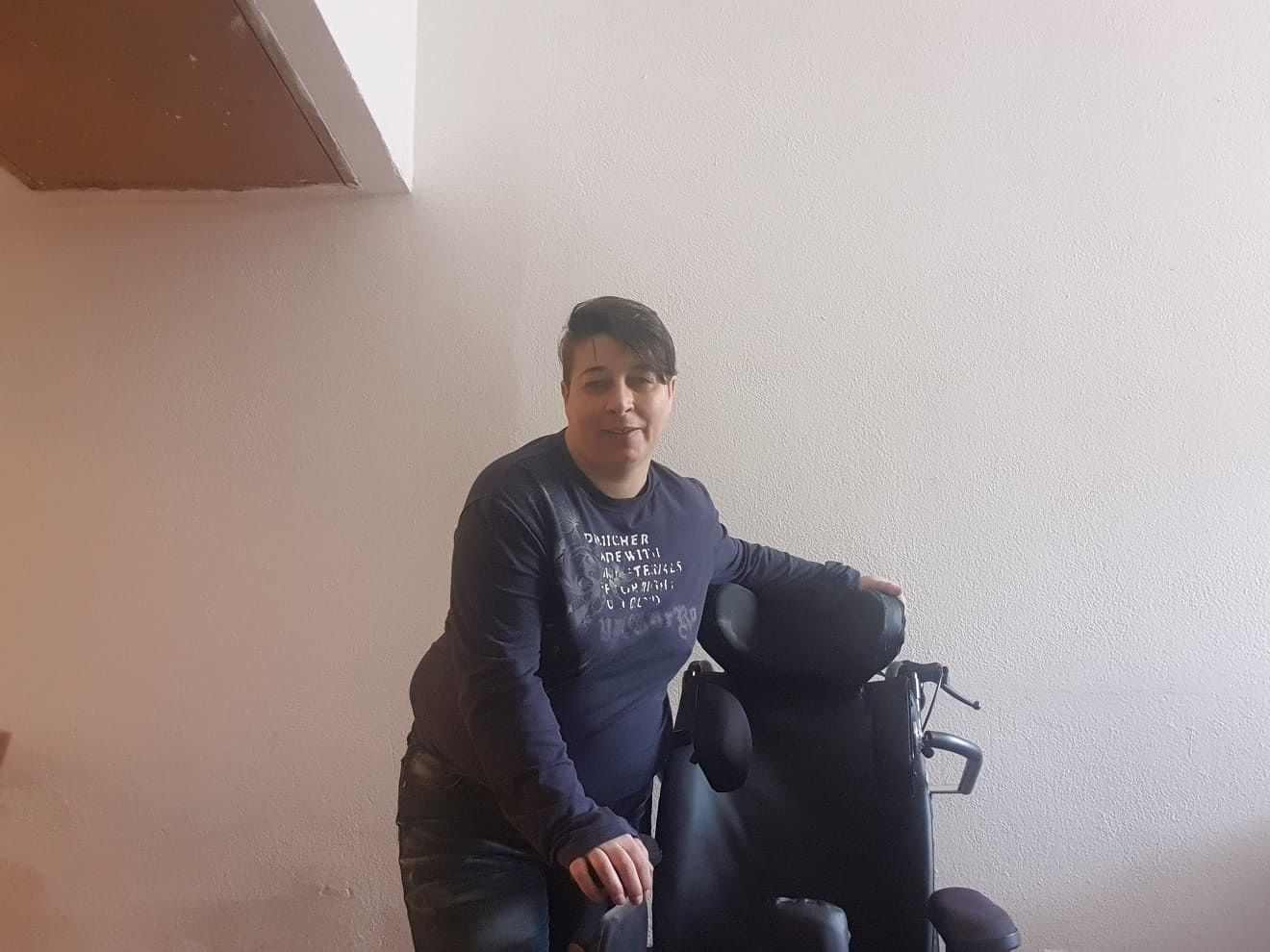 Monserrato, la gioia di mamma Simona: “Mi hanno regalato una carrozzina per mio figlio, dopo quella rubata”