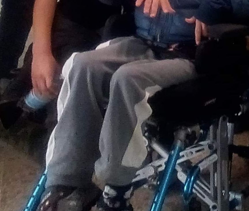 Ladri senza cuore a Monserrato: “Hanno rubato la carrozzina di mio figlio invalido, vi prego riportatecela”