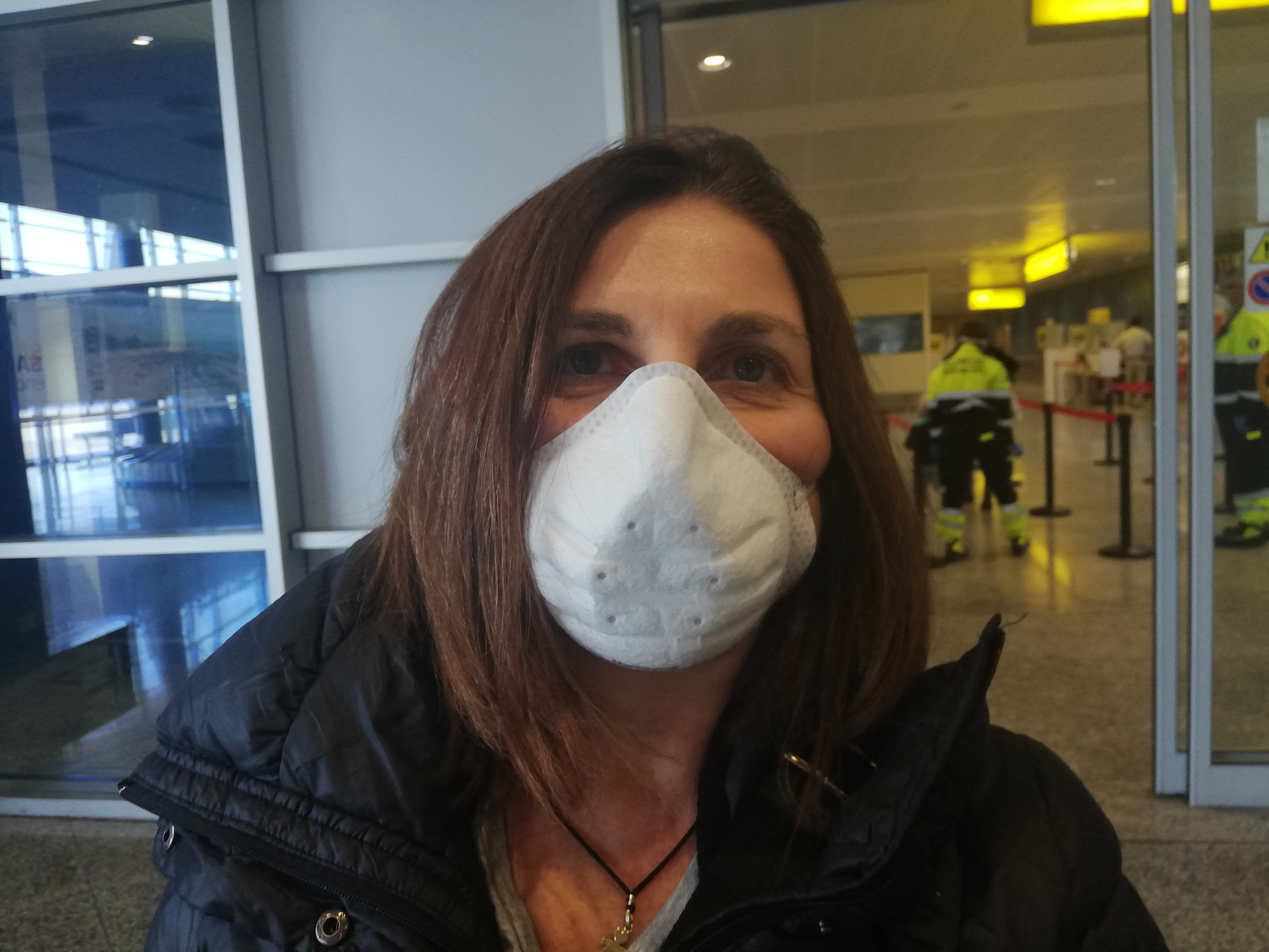 “Da Milano a Elmas con la mascherina, voglio proteggere dal Coronavirus anche mio figlio di 3 mesi” 