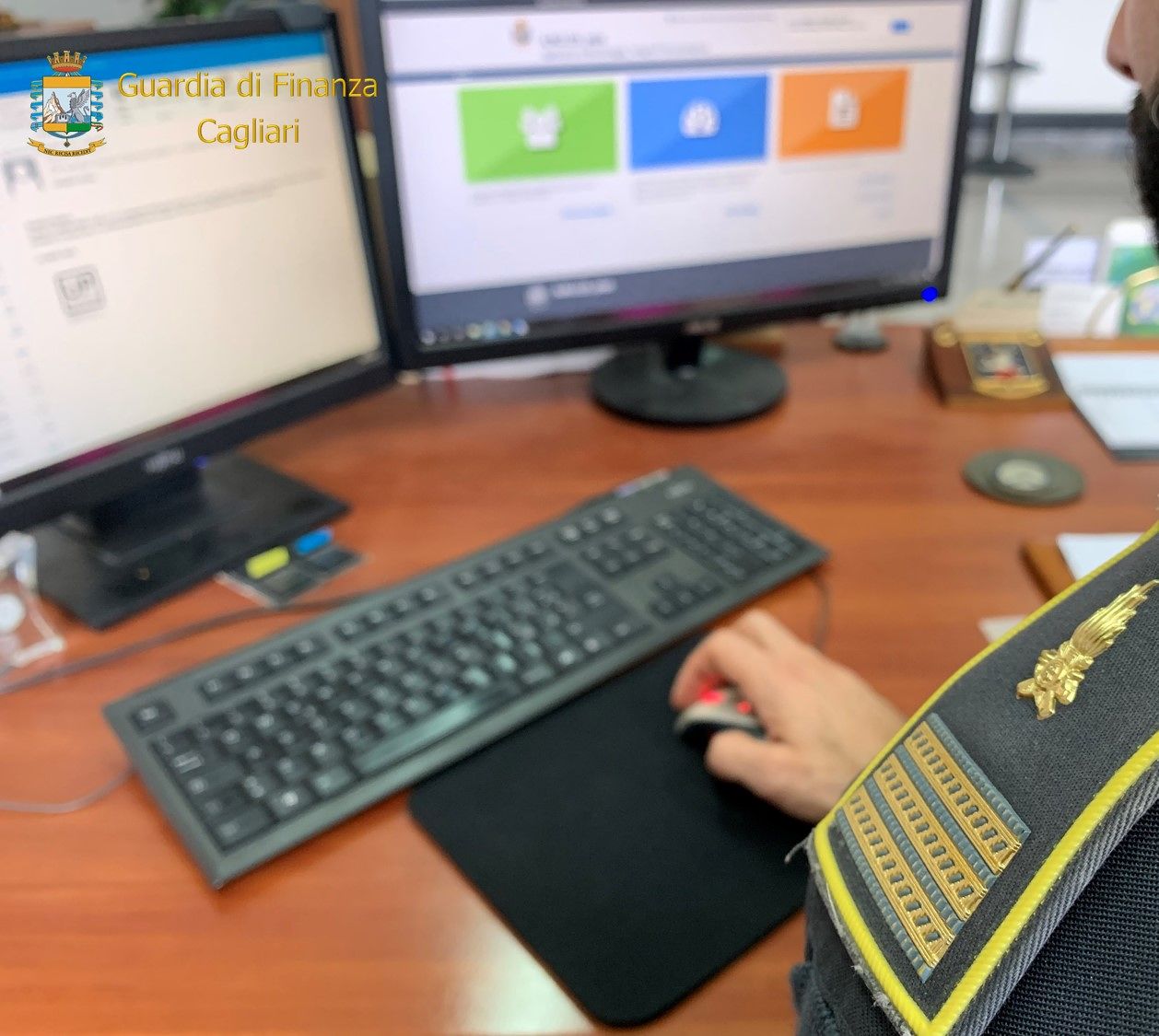 Cagliari, guadagna 307mila euro con la sua ditta di trasporti ma nasconde tutto al Fisco: furbetto nei guai