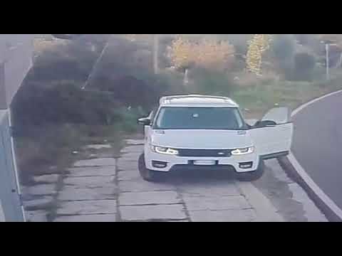 Capoterra, arrivano coi macchinoni e scaricano i rifiuti illegali: incastrati dai video e multati