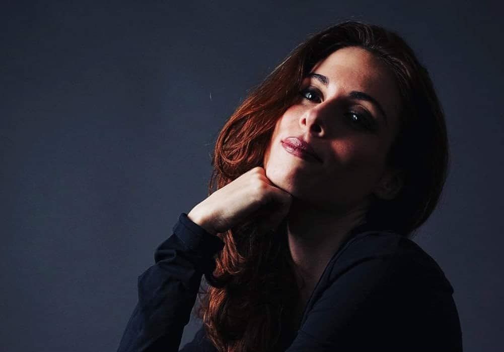 Modella cagliaritana molestata su Facebook da un fotografo: “Fai anche altro?”