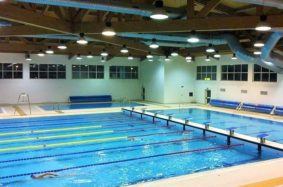 Assemini, accordo raggiunto sui canoni della piscina comunale: svolta per gli atleti