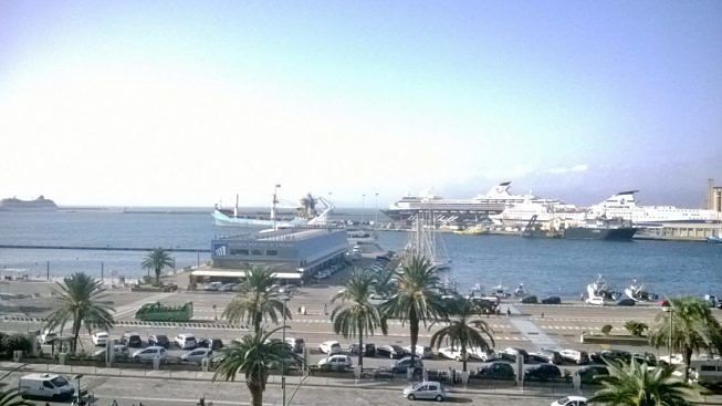 Coronavirus, arrivano i controlli con i termoscanner anche al porto di Cagliari