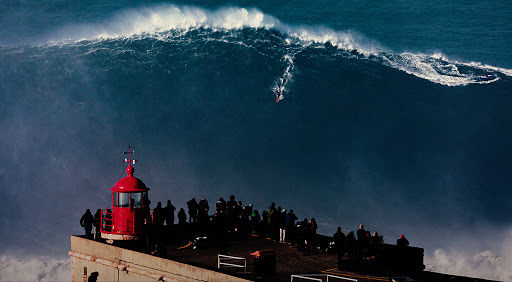Nazarè Tow Surfing Challenge, Francisco Porcella tra i big del surf a sfidare le onde giganti del Portogallo