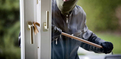 Furto di denaro e gioielli a Cagliari, topo d’appartamento denunciato dalla polizia