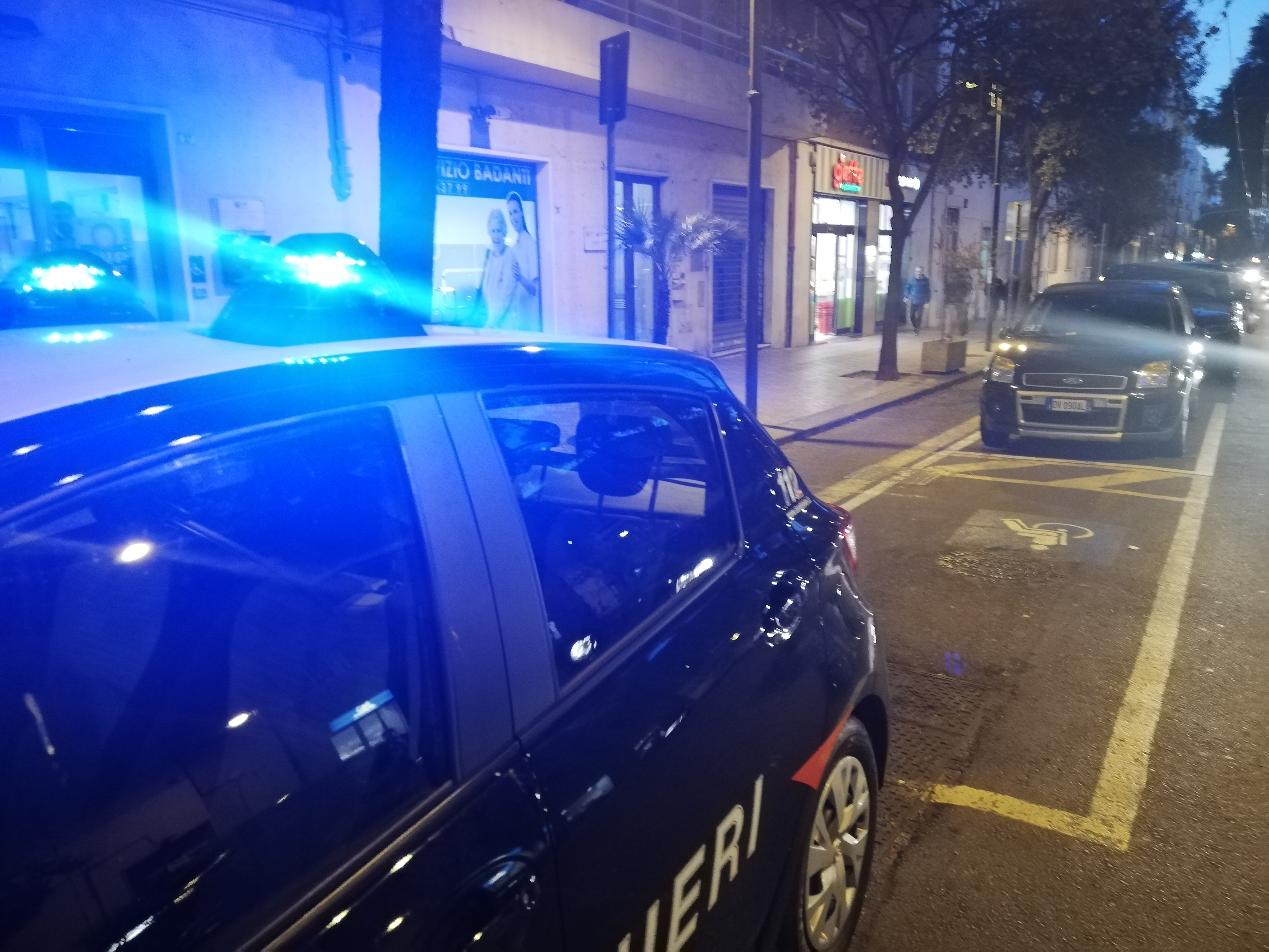 Cagliari, ladri in azione al “Gieffe” di via Dante: saccheggiati gli scaffali