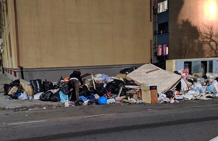 Cagliari, la vittoria dei “caddozzi”: discarica infinita in via Timavo