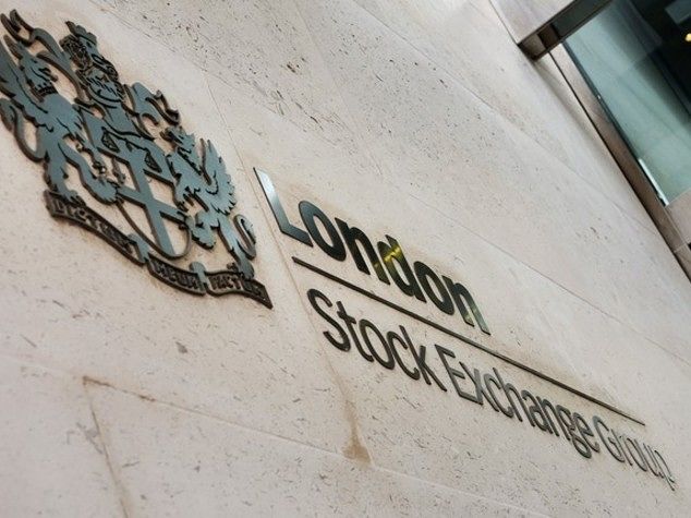 Apertura in profondo rosso per le Borse europee: perdite fino all’8%