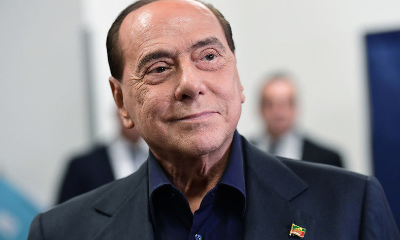 Milano, Berlusconi dona 10 milioni di euro per la terapia intensiva