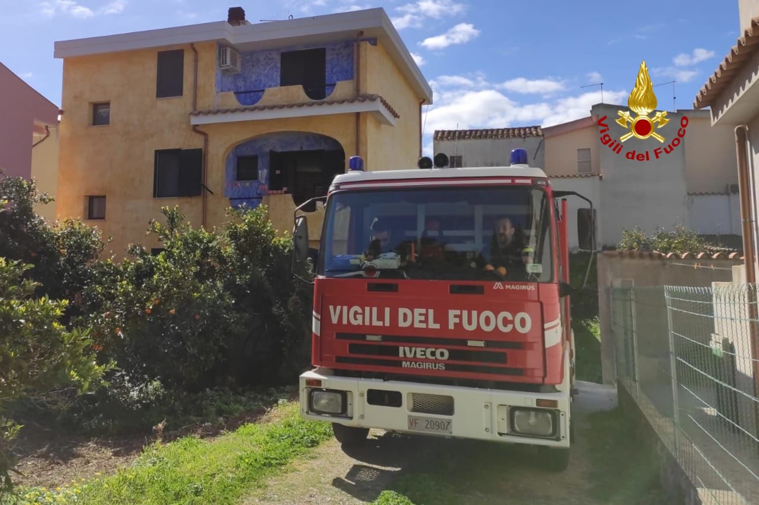 Paura a San Vito, stufa a pellet prende fuoco: salve una donna e le sue figlie