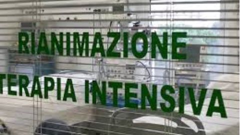 Covid-19, “si muore senza i cari accanto”: il racconto di un medico della terapia intensiva