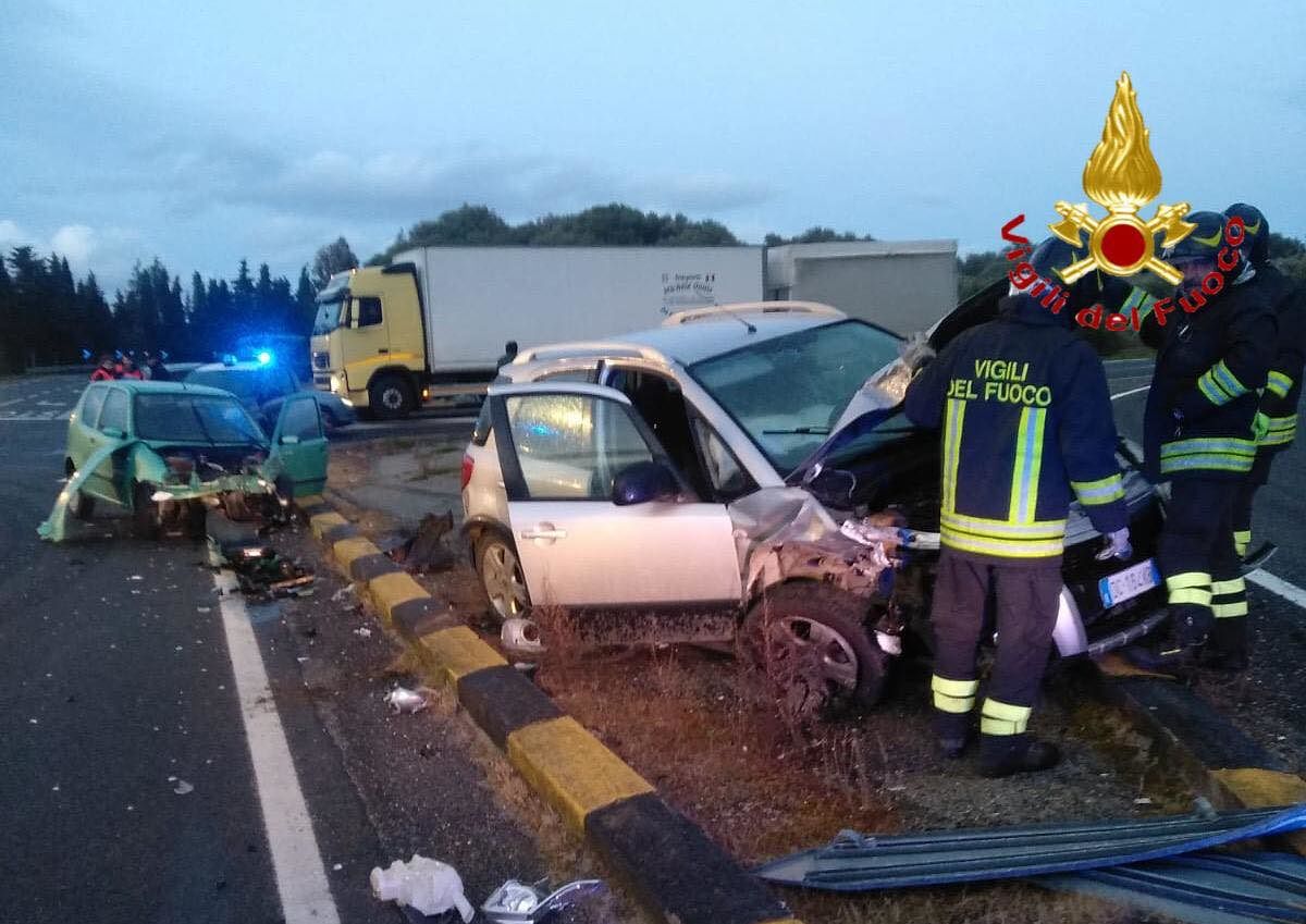 Brutto incidente sulla statale 129 in Sardegna: due feriti