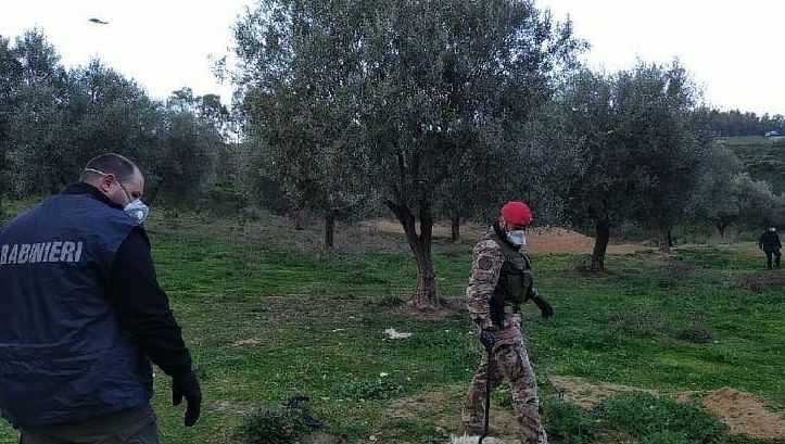 Dolianova, il cane impiccato, l’auto e il capannone bruciati: la ricostruzione dell’omicidio dei fratelli Mirabello