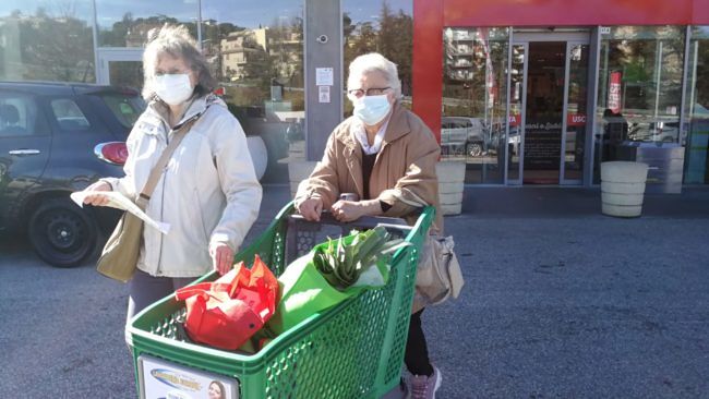 Coronavirus, “a Cabras scheda e mascherina obbligatoria per fare la spesa nei supermercati”