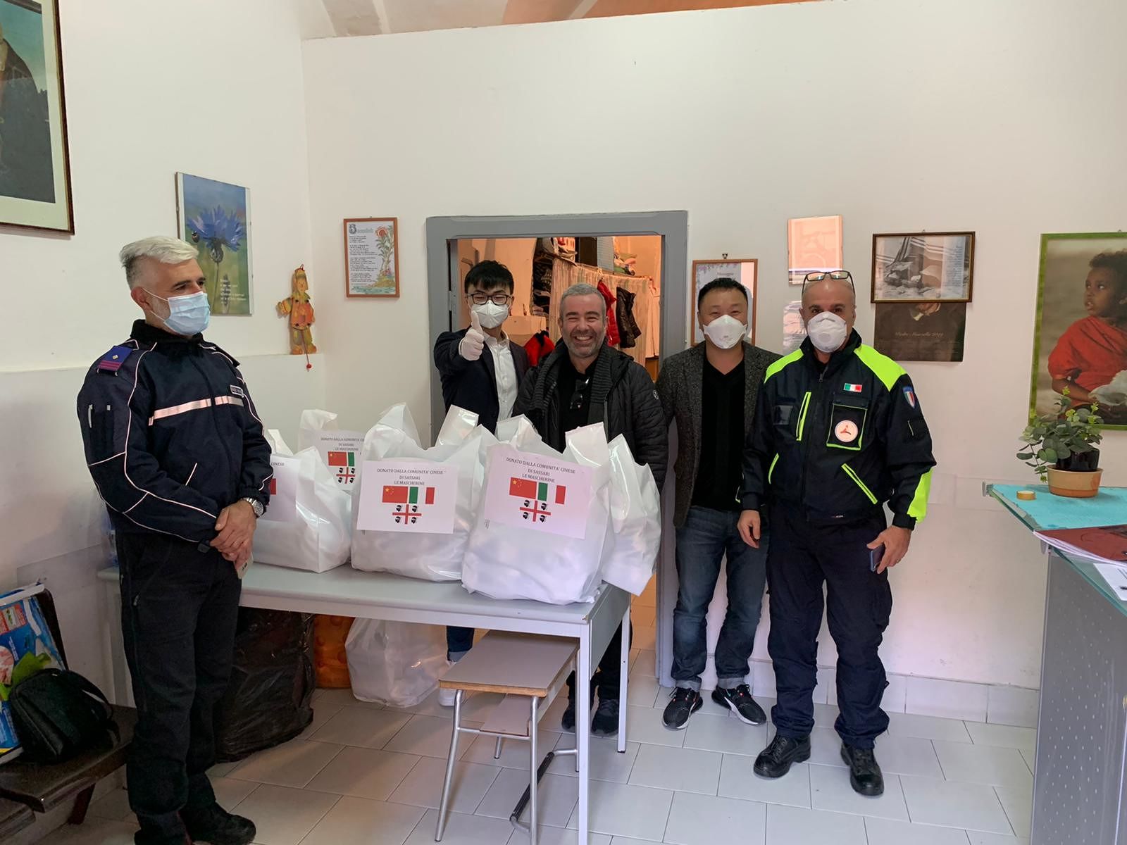Coronavirus, la comunità cinese a Sassari dona 5mila mascherine