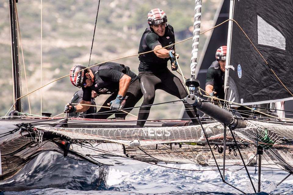 Coronavirus, il bel gesto dei velisti britannici: “Un quintale di cibo per i poveri di Cagliari”