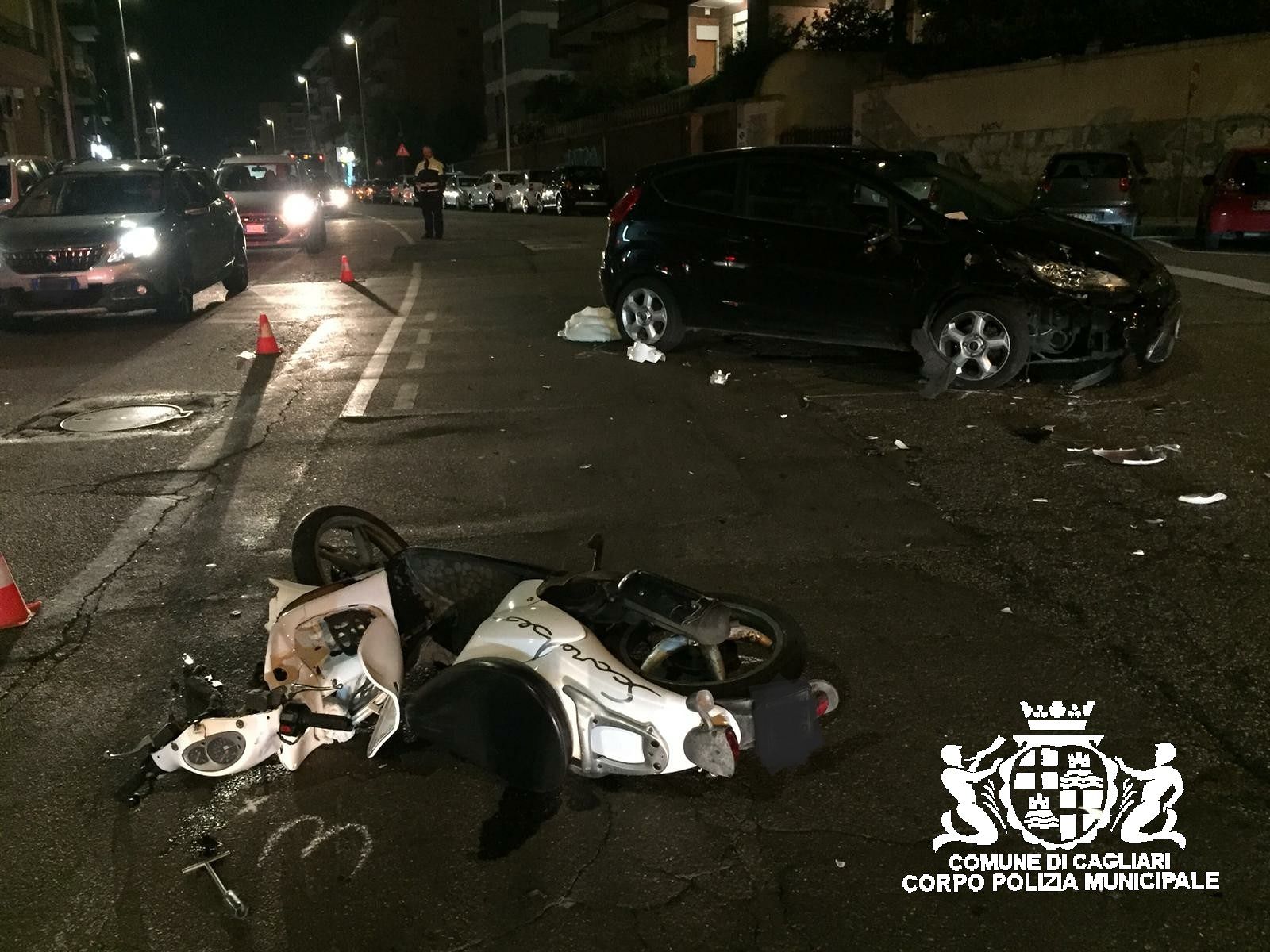 Cagliari, è un 19enne il centauro rimasto ferito nello schianto di via della Pineta