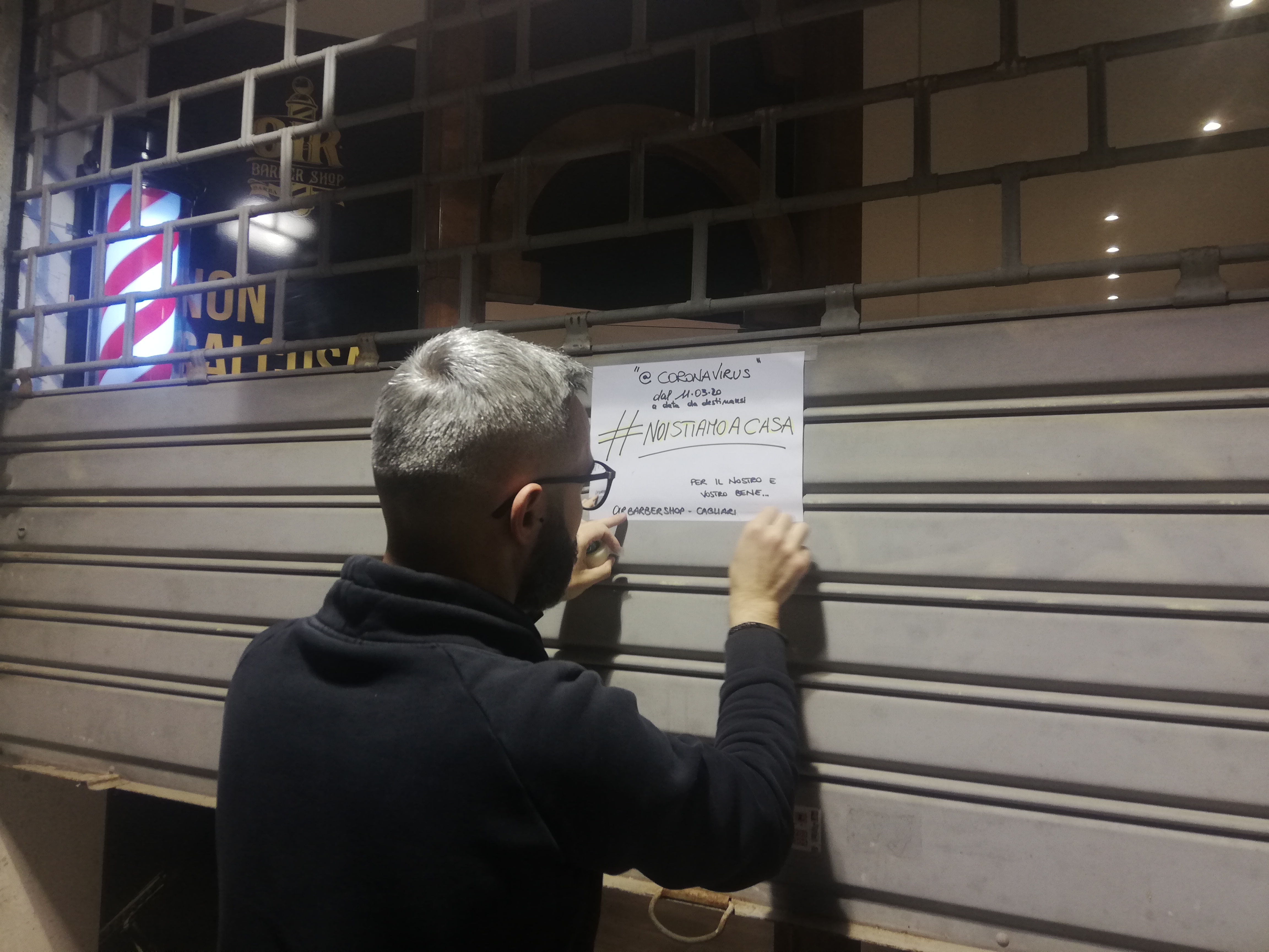 Coronavirus, a Cagliari decine di negozianti “scappano” a casa: “Chiusi sino a data da destinarsi”