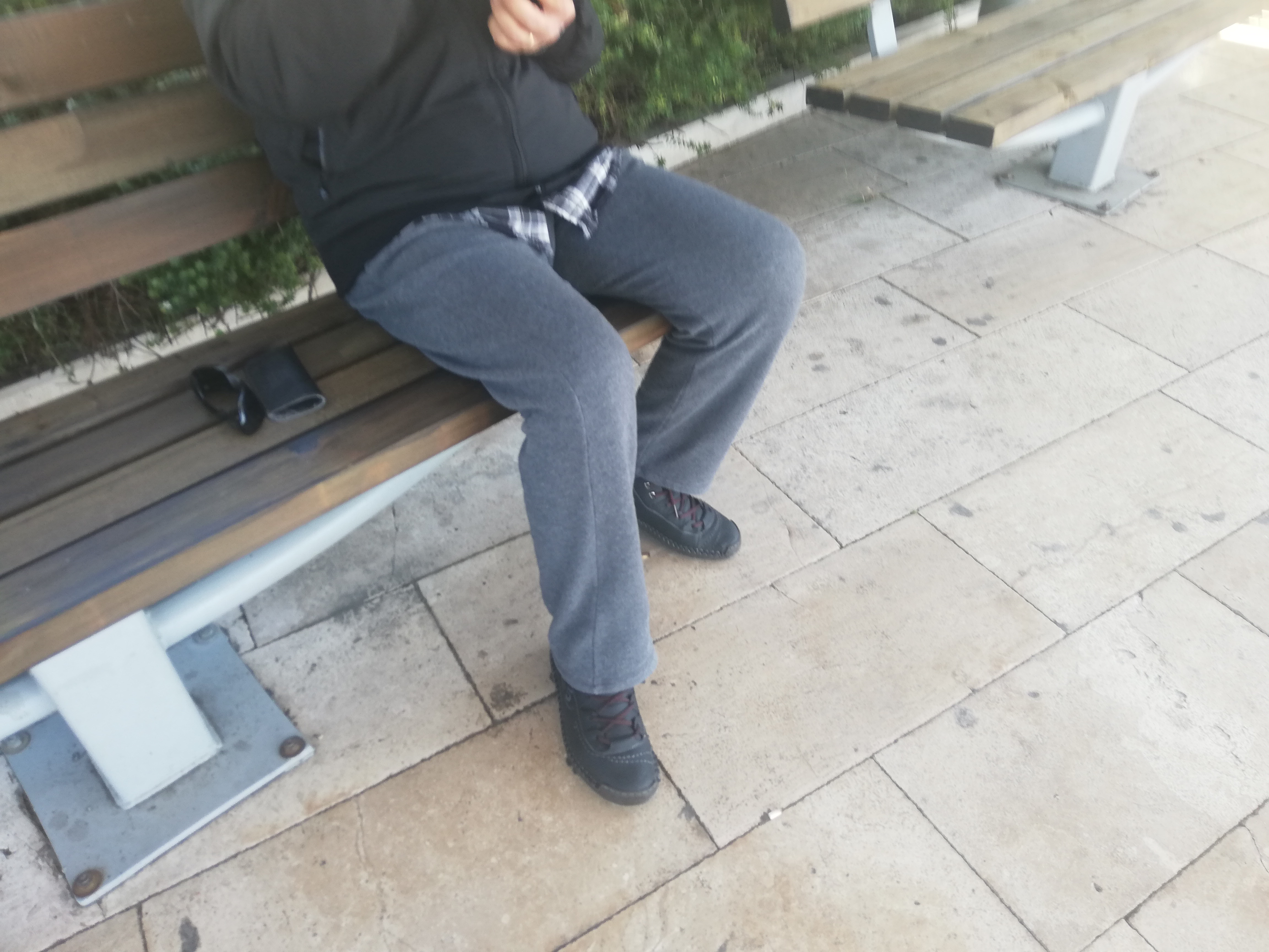 Cagliaritani a spasso nei parchi prima della chiusura per Coronavirus: “Vogliamo prendere un po’ d’aria”