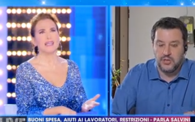 Coronavirus, Salvini recita in diretta il rosario con la D’urso: sui social scoppia la polemica