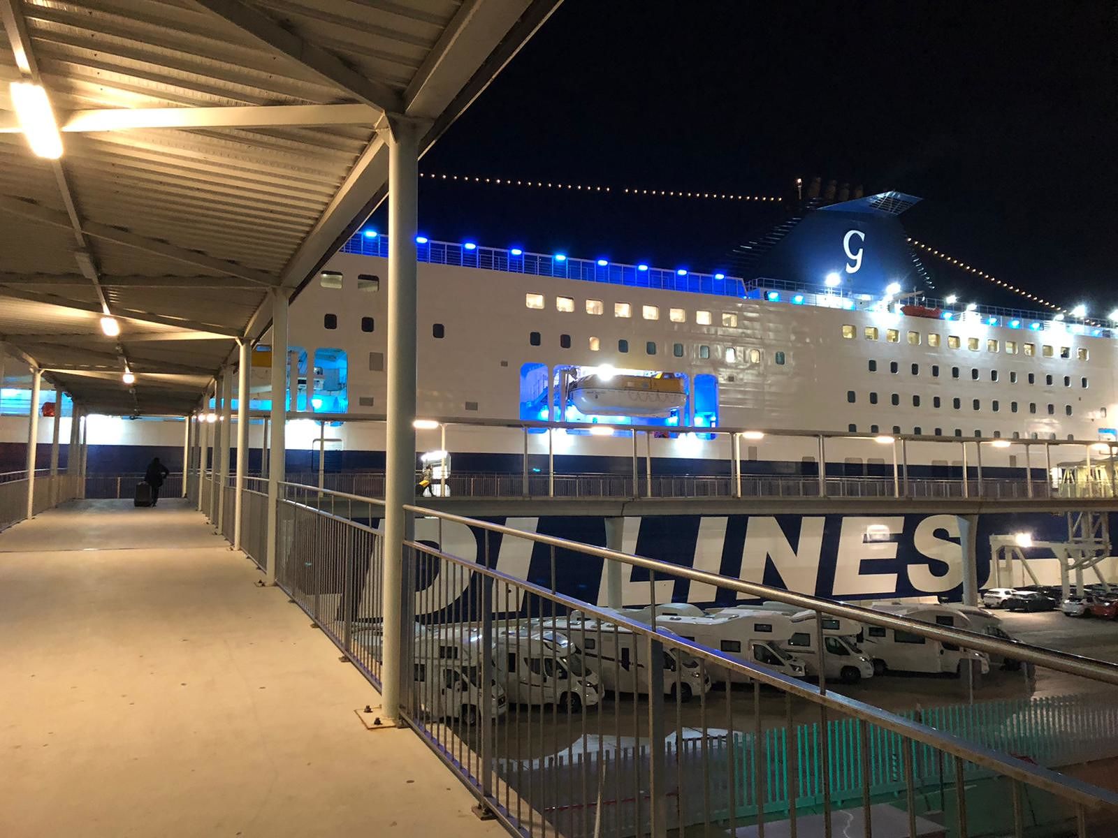 Sardegna, finita l’odissea dei 39 studenti bloccati a Barcellona: sono tornati a casa