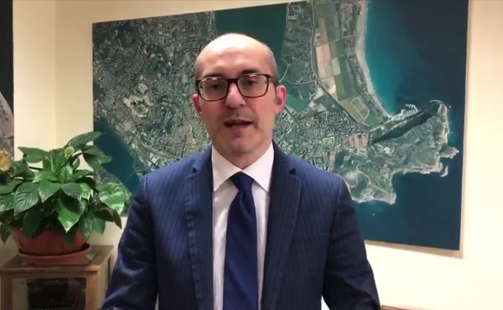 Coronavirus, Truzzu ai cagliaritani: “La nostra città è bellissima, andate nei parchi e nelle spiagge”