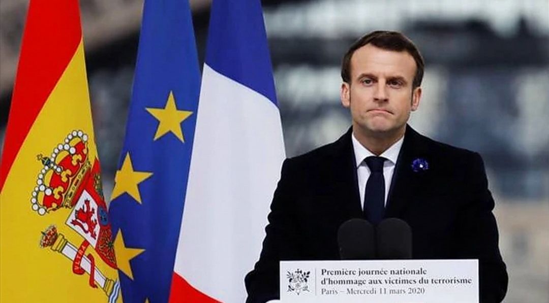 Macron chiude le scuole della Francia per Coronavirus: “La più grande epidemia degli ultimi 100 anni”