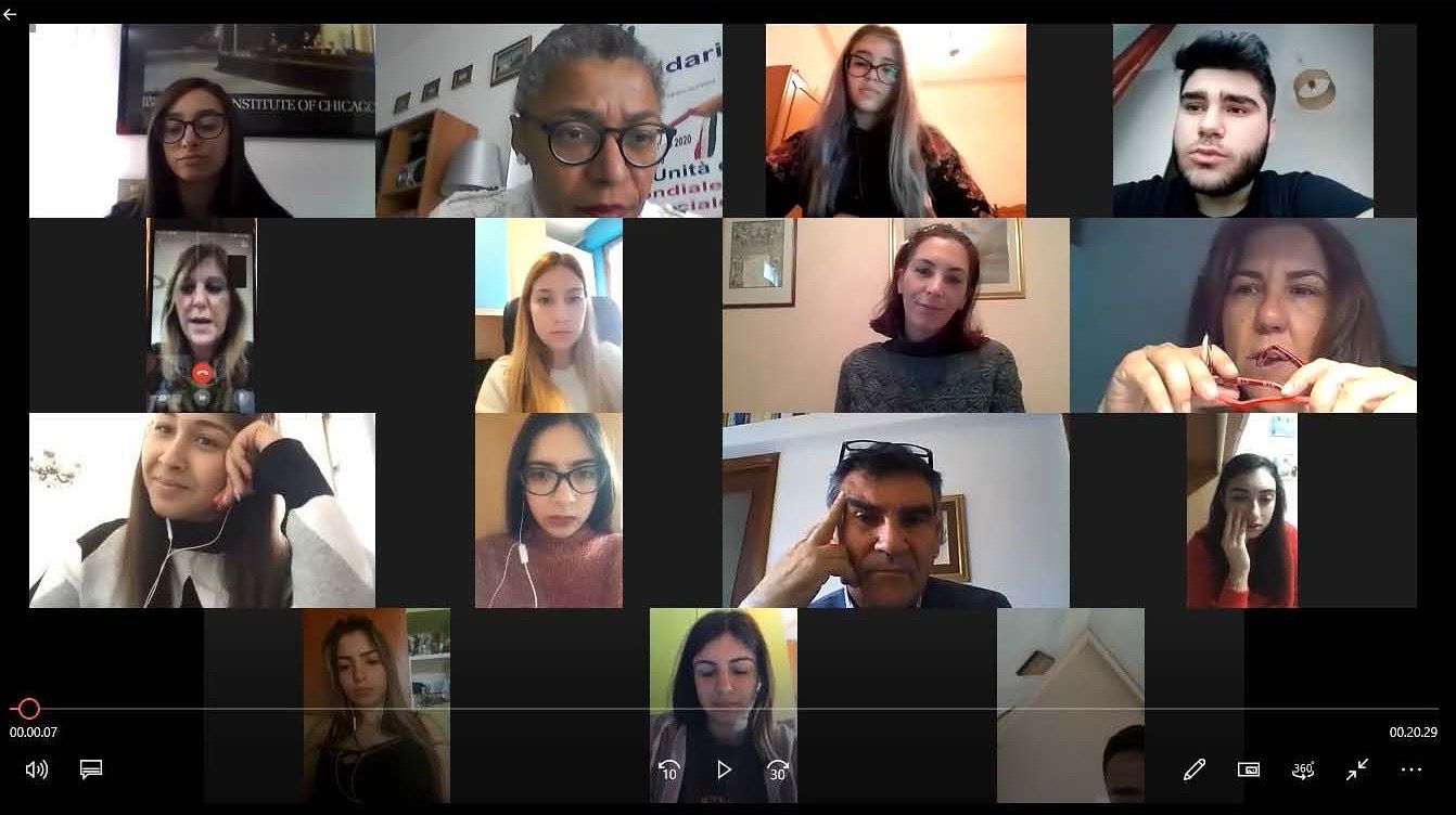 Coronavirus, le liceali quartesi con l’assessore Zedda: “Comprate made in Sardegna e speriamo in belle vacanze nell’Isola”