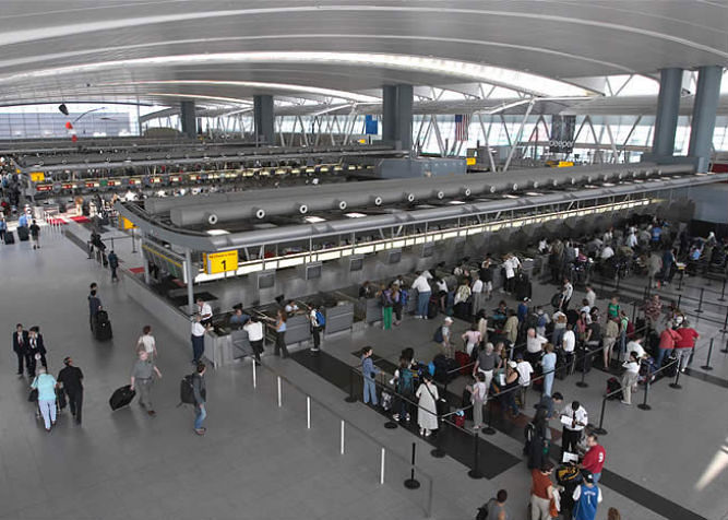 Coronavirus, American Airlines sospende i voli per Milano fino al 24 aprile