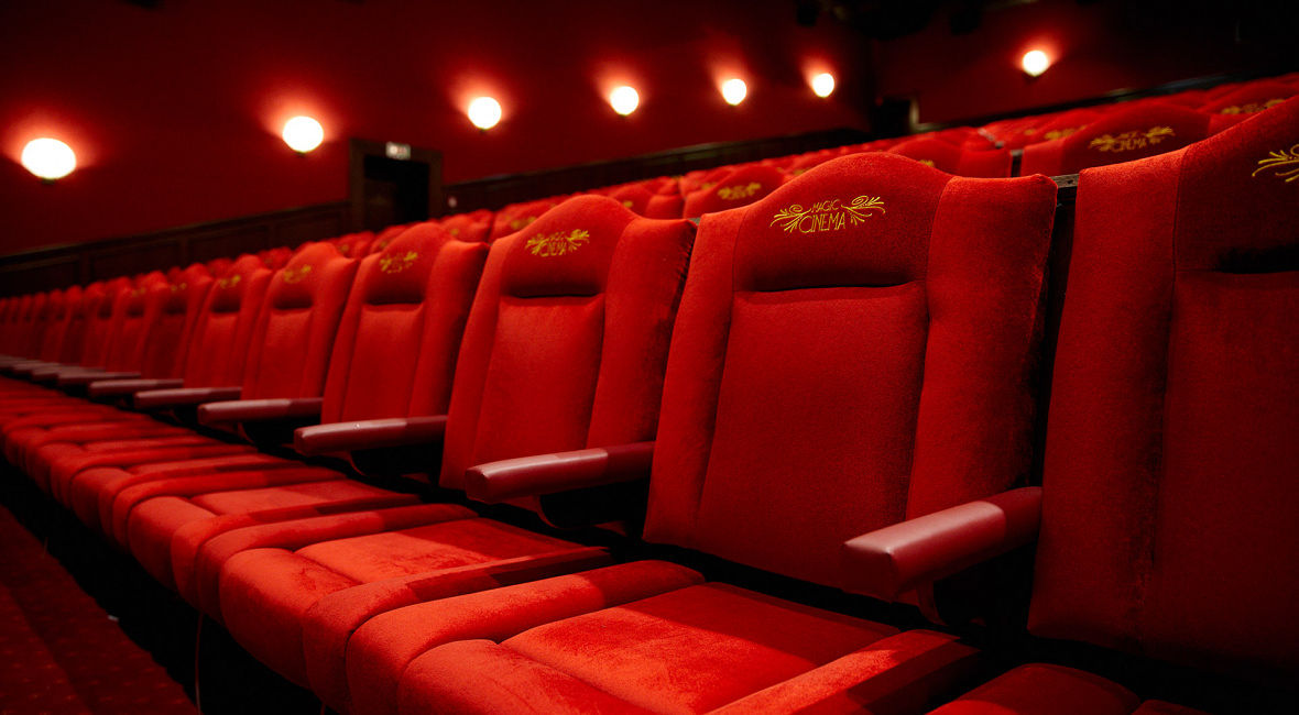 Coronavirus, nuove norme per i cinema in Sardegna: niente posti vicini in sala