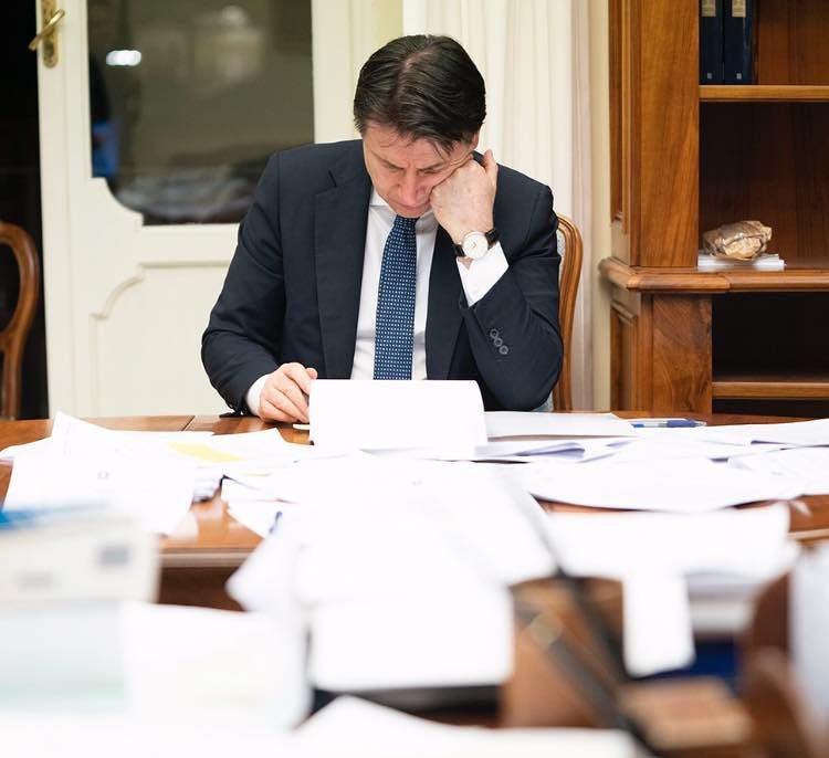 Coronavirus, Conte annuncia misure straordinarie: “Io resto a casa, Italia unica zona protetta: vietati gli spostamenti in tutte le Regioni”