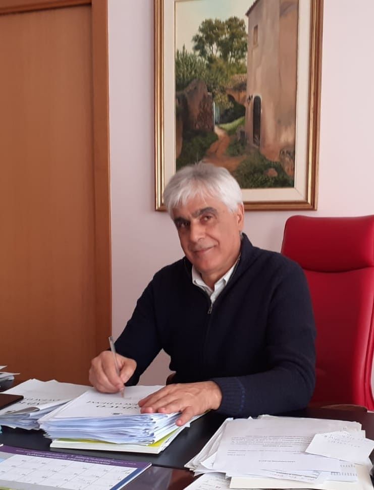 Capoterra, mascherine obbligatorie per entrare in farmacia e qualsiasi market: le regala il Comune