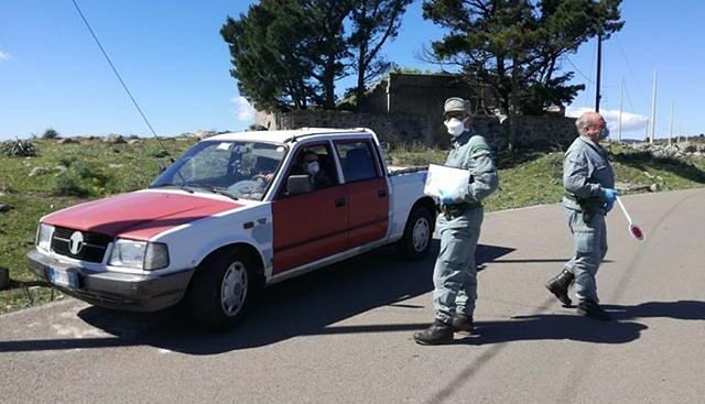 Sardegna, controlli dei forestali nelle case al mare: sanzionate 12 persone